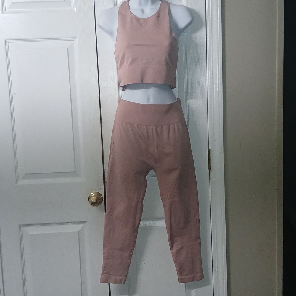 Nova Sports light mauve  2pc set sports bra legging set  Sz M  NWOT